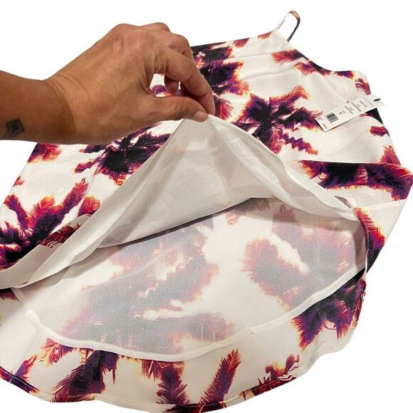 EQUIPMENT NWT !! Cami Floral White Multicolor Size Medium Women’s Isabeau - Picture 12 of 13